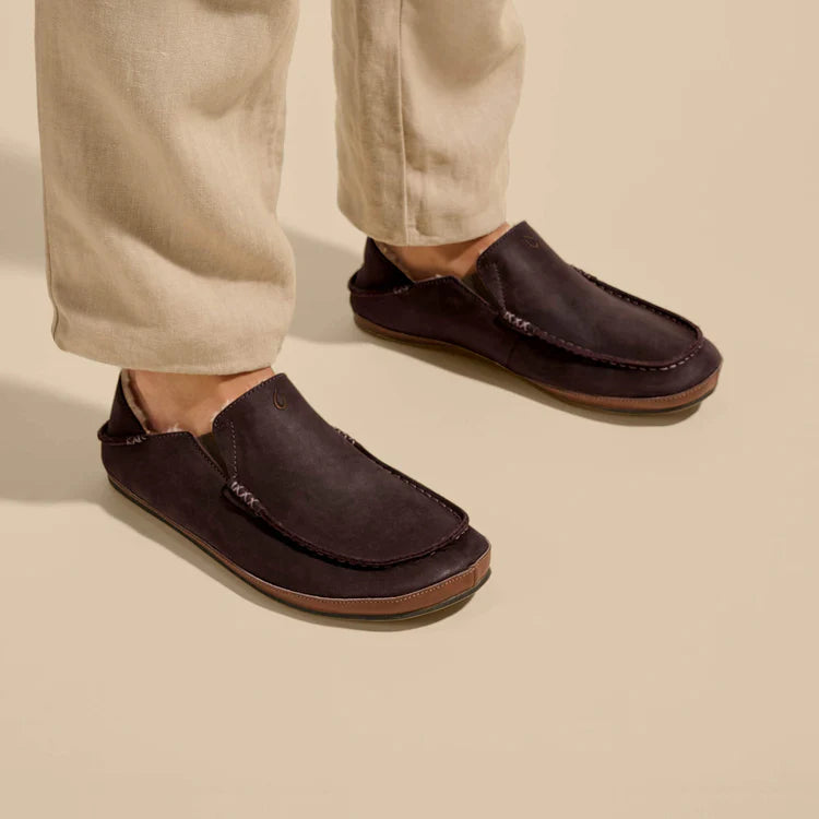 
                      
                        OluKai Moloā Men’s Premium Leather Slippers
                      
                    