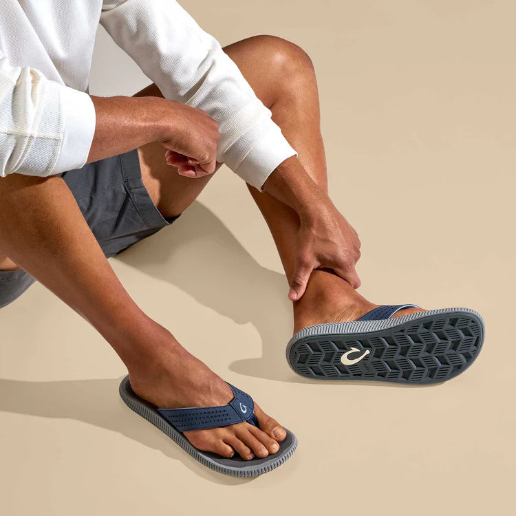 OluKai Ulele Men’s Water-Ready Beach Sandals