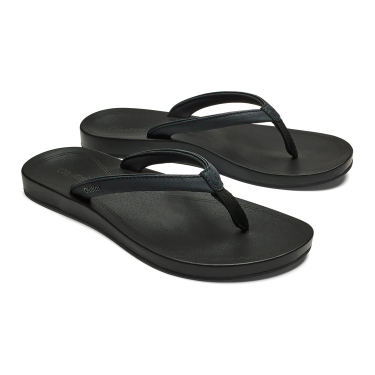 
                      
                        OluKai ‘Uiki Women’s Water-Friendly Beach Sandals
                      
                    