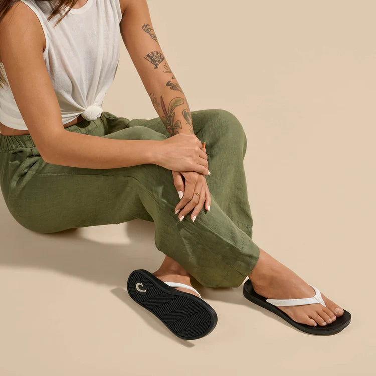 
                      
                        OluKai ‘Uiki Women’s Water-Friendly Beach Sandals
                      
                    
