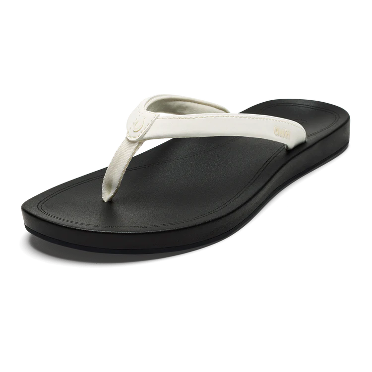 
                      
                        OluKai ‘Uiki Women’s Water-Friendly Beach Sandals
                      
                    